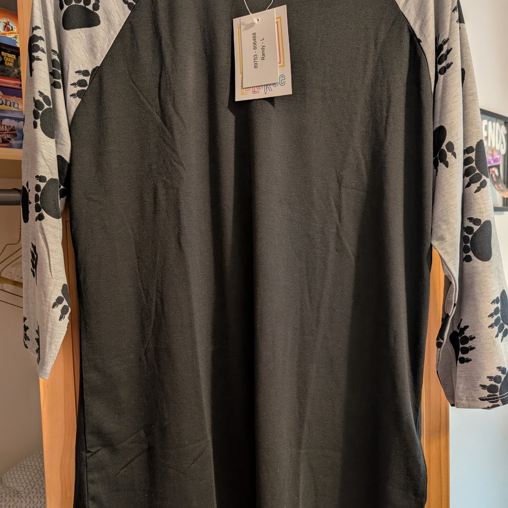 Lularoe Jersey Style Shirt With Bear Print Size L